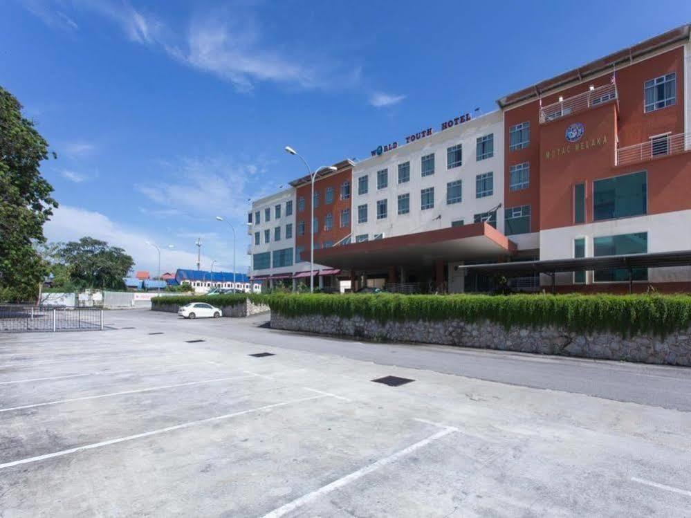 World Youth Hotel Ayer Keroh Exterior photo